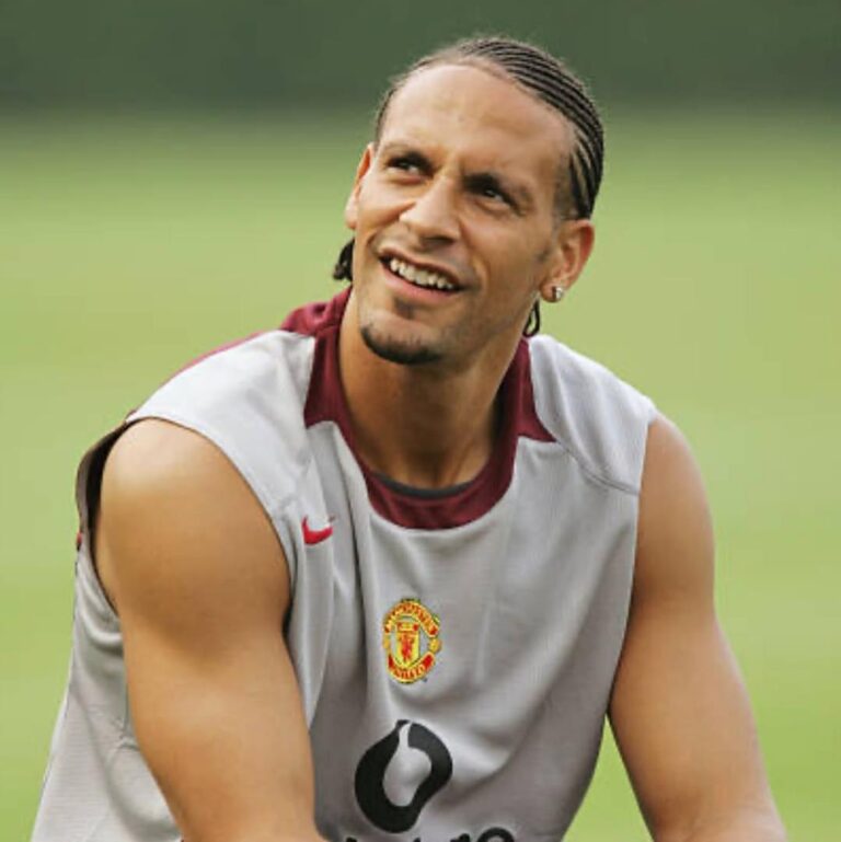 Historia Ya Kuvutia ya Maisha na Soka Ya Rio Ferdinand